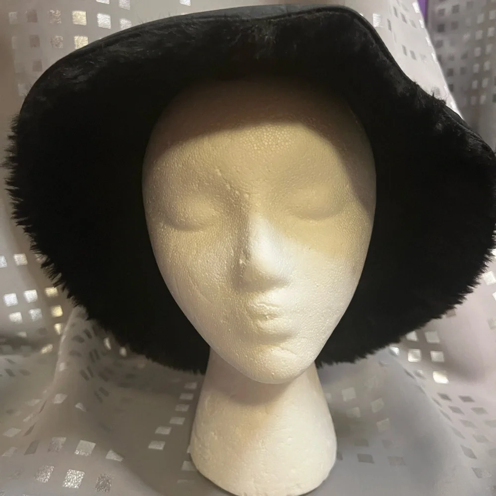 Nine West Reversible Black Plush Faux Fur One Side / Rain Hat Other Side - Picture 4 of 6